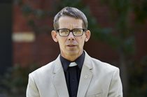 Headshot of the Revd Dr Fergus King