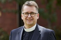 Headshot of the Revd Canon Dr Robert (Bob) Derrenbacker, Dean of Trinity College Theological School