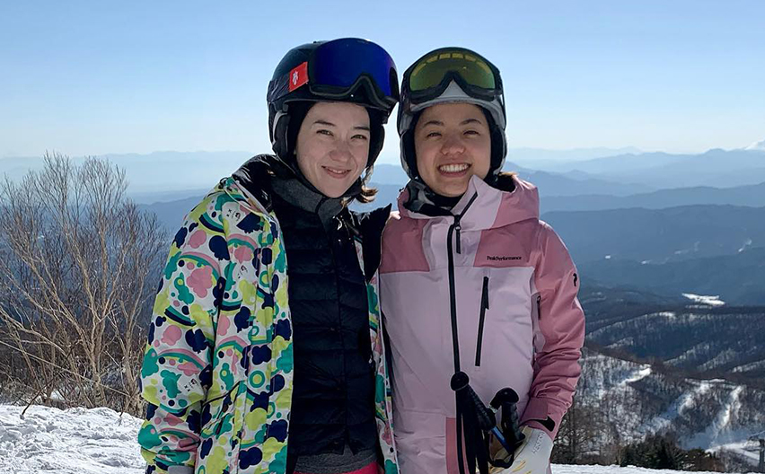 Yuma and Marika skiing